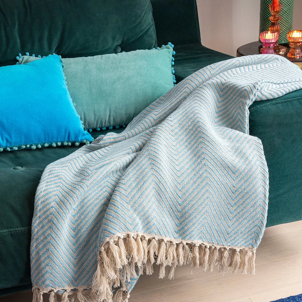 Large Pale Blue Herringbone Throw (225 Cm X 150 Cm)
