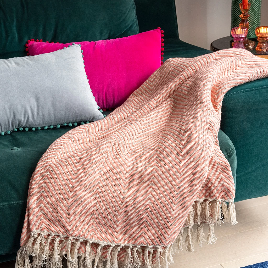 Large Coral Herringbone Throw (225 Cm X 150 Cm)